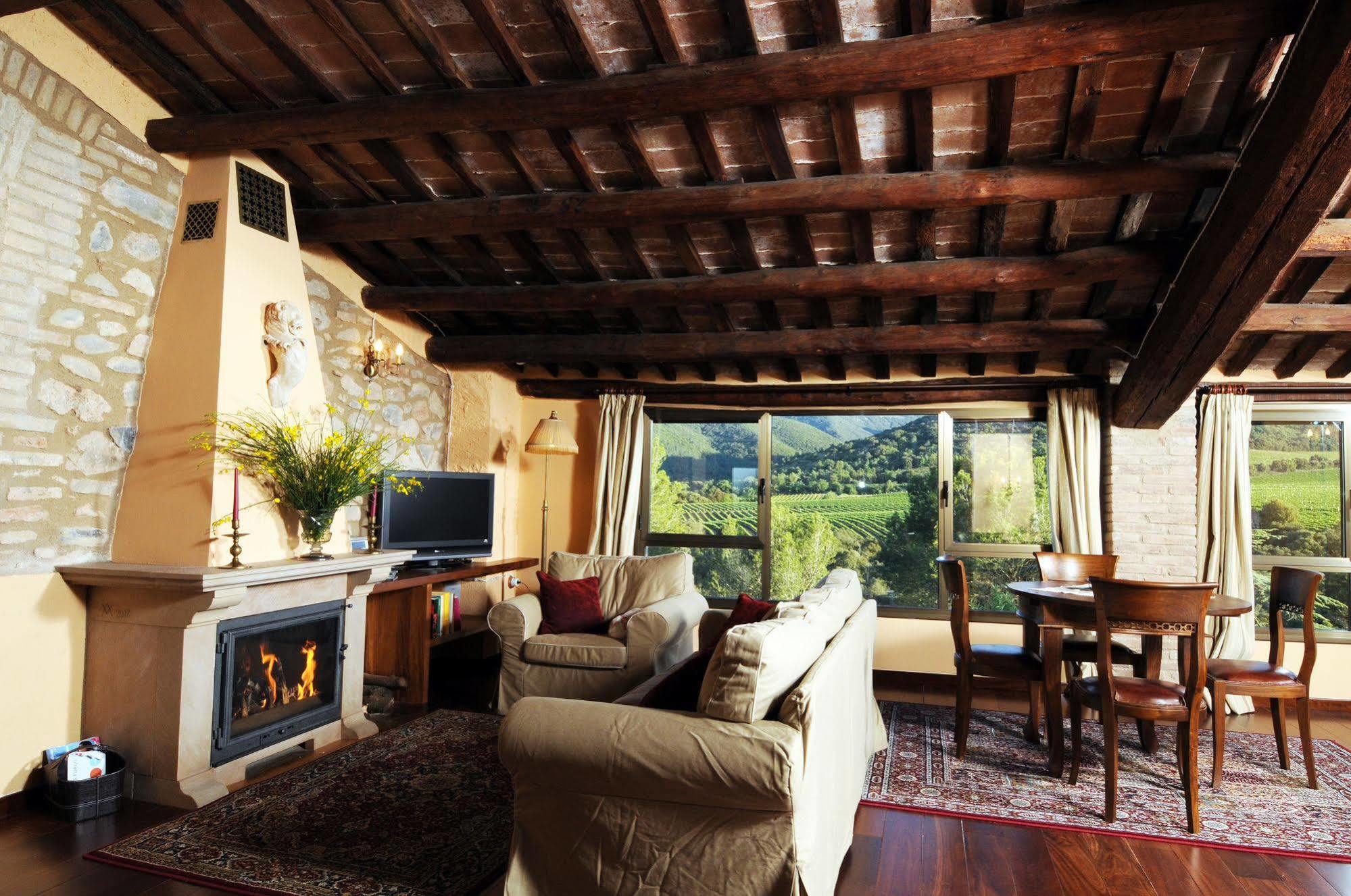 Castell De Riudabella Apartment Vimbodi I Poblet Bagian luar foto