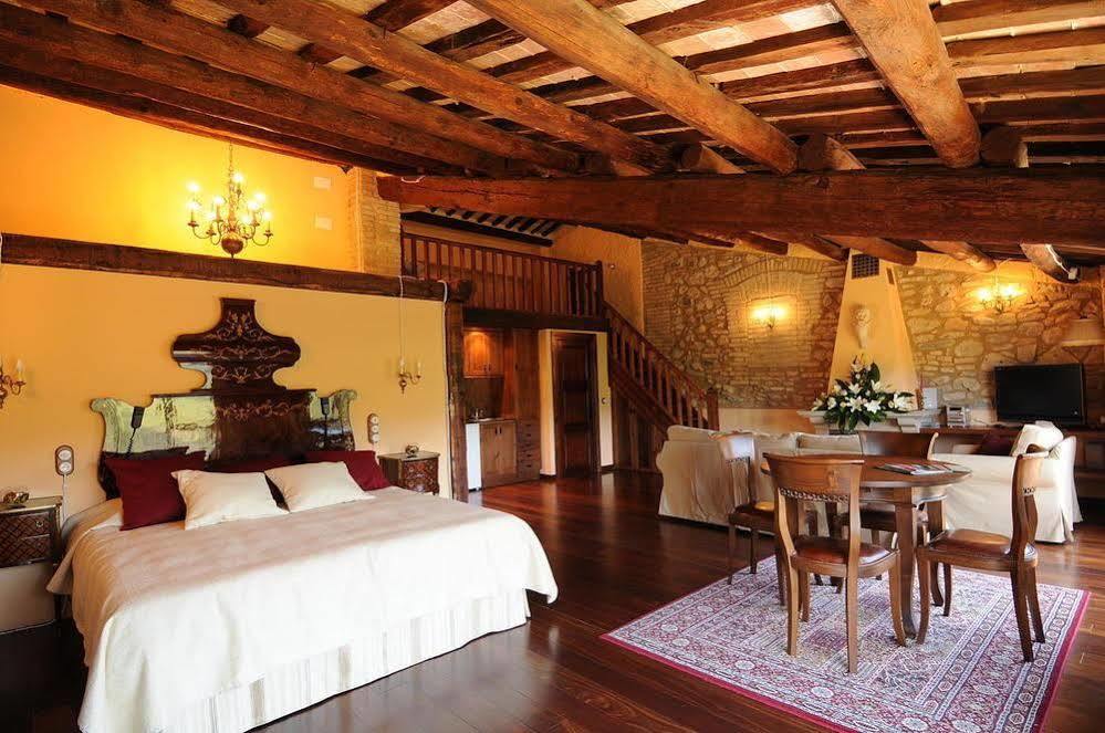 Castell De Riudabella Apartment Vimbodi I Poblet Bagian luar foto